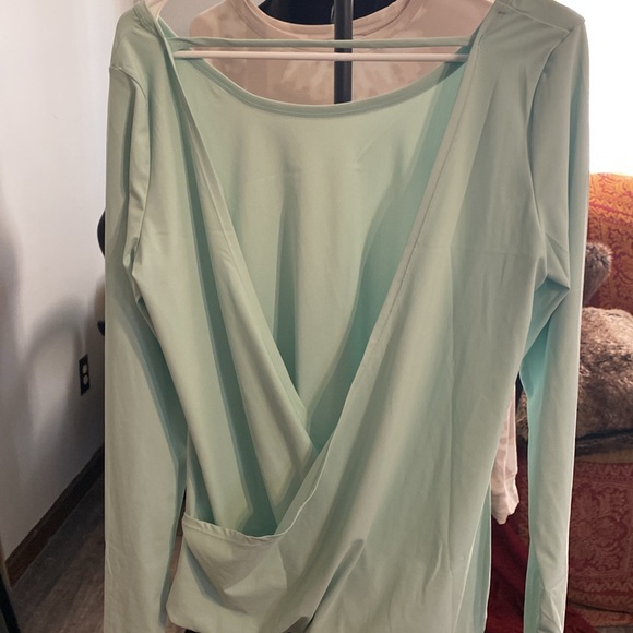 CVG Open back long sleeve top, mint green size large - Picture 5 of 5